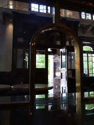 Mathew Peet at Mitsubishi Heavy Industries in Japan, Tokyo_Mitsibushi_Bank_Cafe