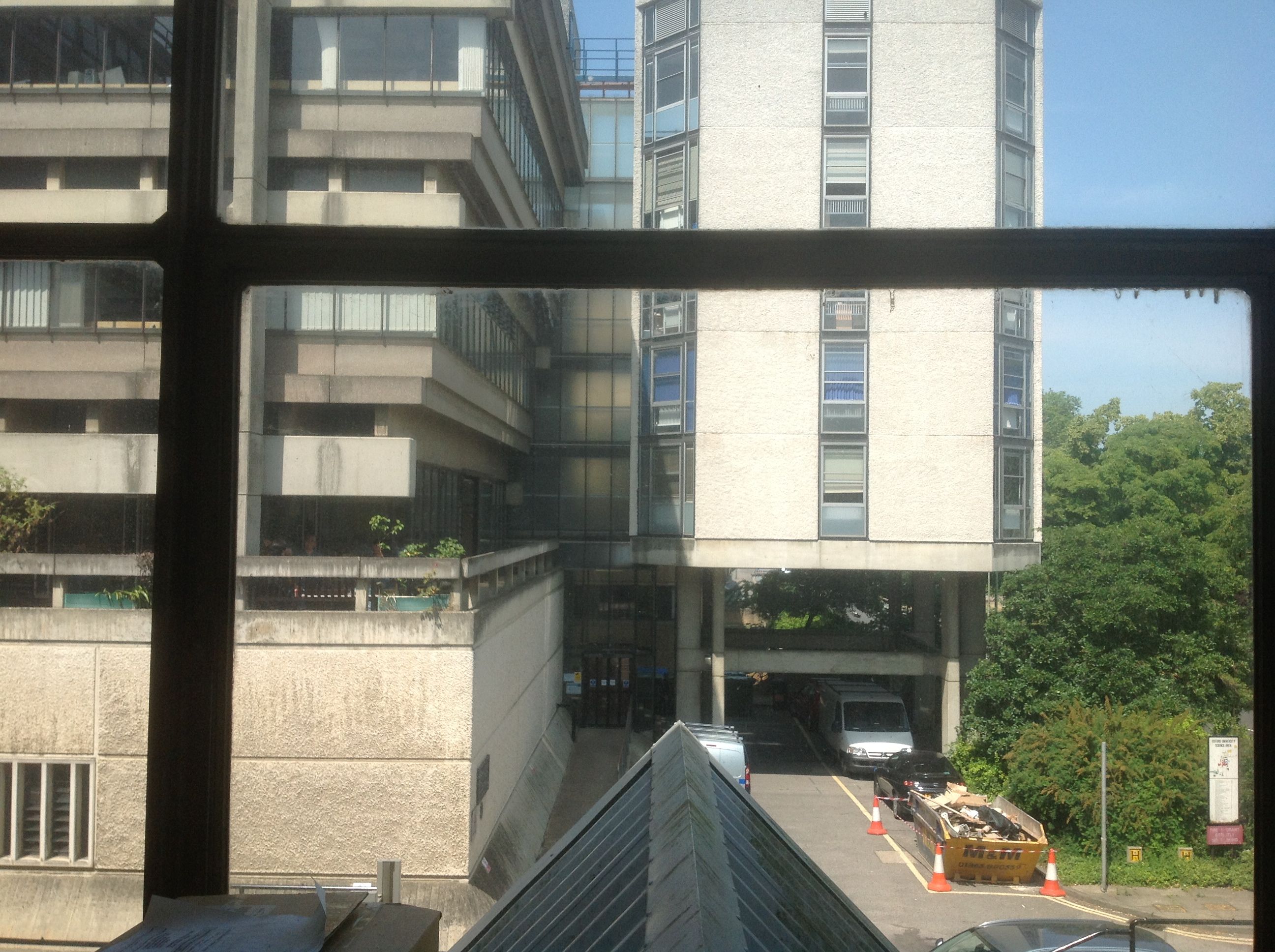 APT-15_Looks just like the Arup Building, the Department of Engineering Science Building of Oxford.