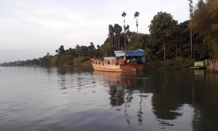Duong, Van Tuan, Vietnam, Harry Bhadeshia, GIFT, POSTECHriverboat 2 widely used to carry goods