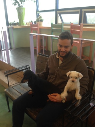 dogs, pet cafe, coffee, Nirupam Chakraborti, Harry Bhadeshia, Wilberth Solano, Nack Joon Kim, flowers, Namashkar, Indian food