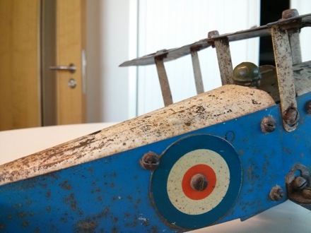 unspillable cup, biplane, EULER ANGLE,Aneesh das Bakshi, Hanzeng Huang