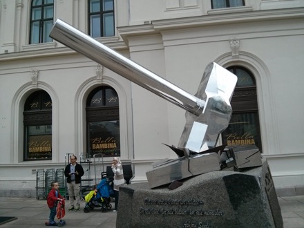 Norwegian Research Council, Harry Bhadeshia, Professor Guus Rignders (Twente University), Bente Gjelsnes (Norwegian Research Council), Heidi Roggen (Norwegian Research Council), Professor Anthony West (Sheffield University), Professor Grethe Winther (Technical University of Denmark), Professor Merlyne De Souza (Sheffield University)
