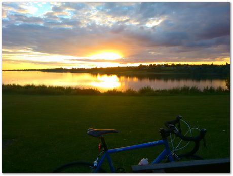 img_20150827_093418.jpg Amir Shirzadi, Siti, Lin Sun, Harry Bhadeshia, Steve Ooi, Oxford to Cambridge Bike Ride