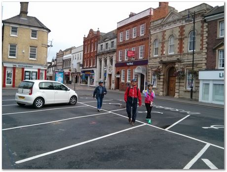 img_20150903_073521.jpg Amir Shirzadi, Siti, Lin Sun, Harry Bhadeshia, Steve Ooi, Oxford to Cambridge Bike Ride