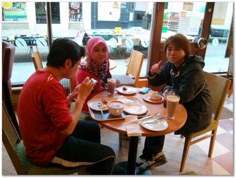 Harry Bhadeshia, Siti, Steve Ooi, Hyun-Kyung  Kim, Oxford-Cambridge Bike Ride